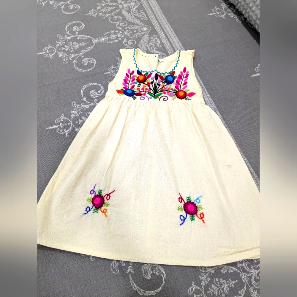NWOT! Imported Embroidery Girls Dress
